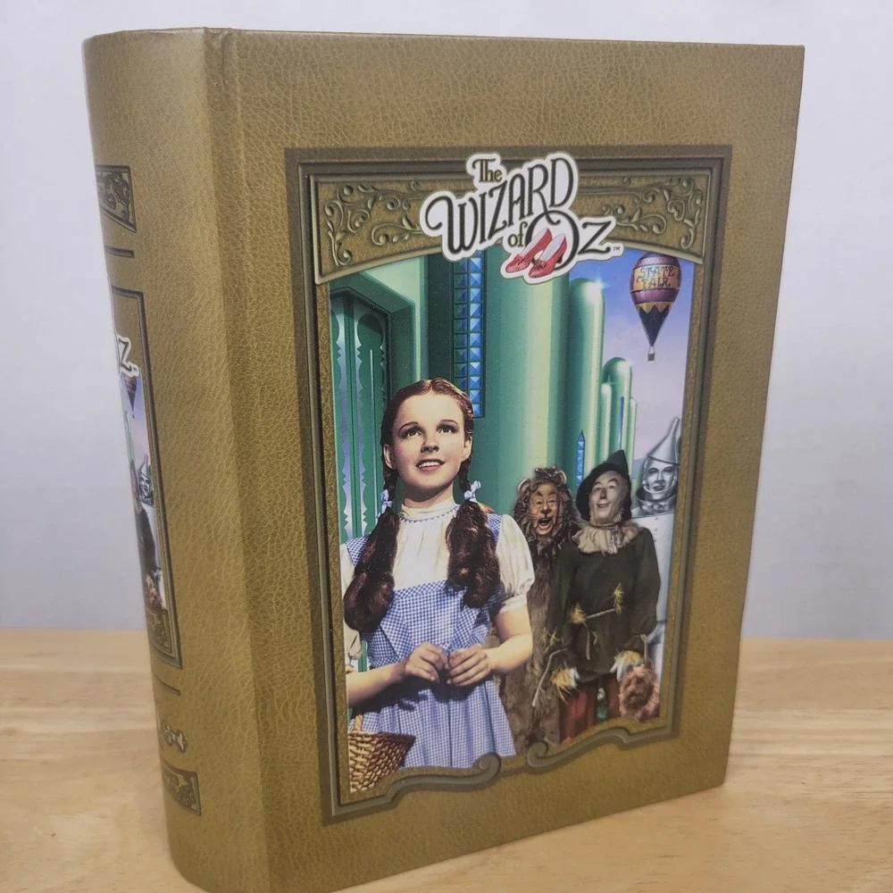 MasterPieces Wizard of Oz Emerald City 300 Piece Jigsaw Puzzle Book Box